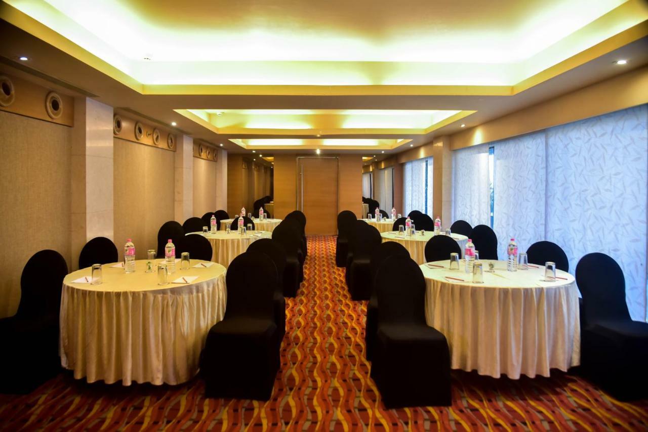 Noorya Business & Banquet Hotel Pune Exterior photo