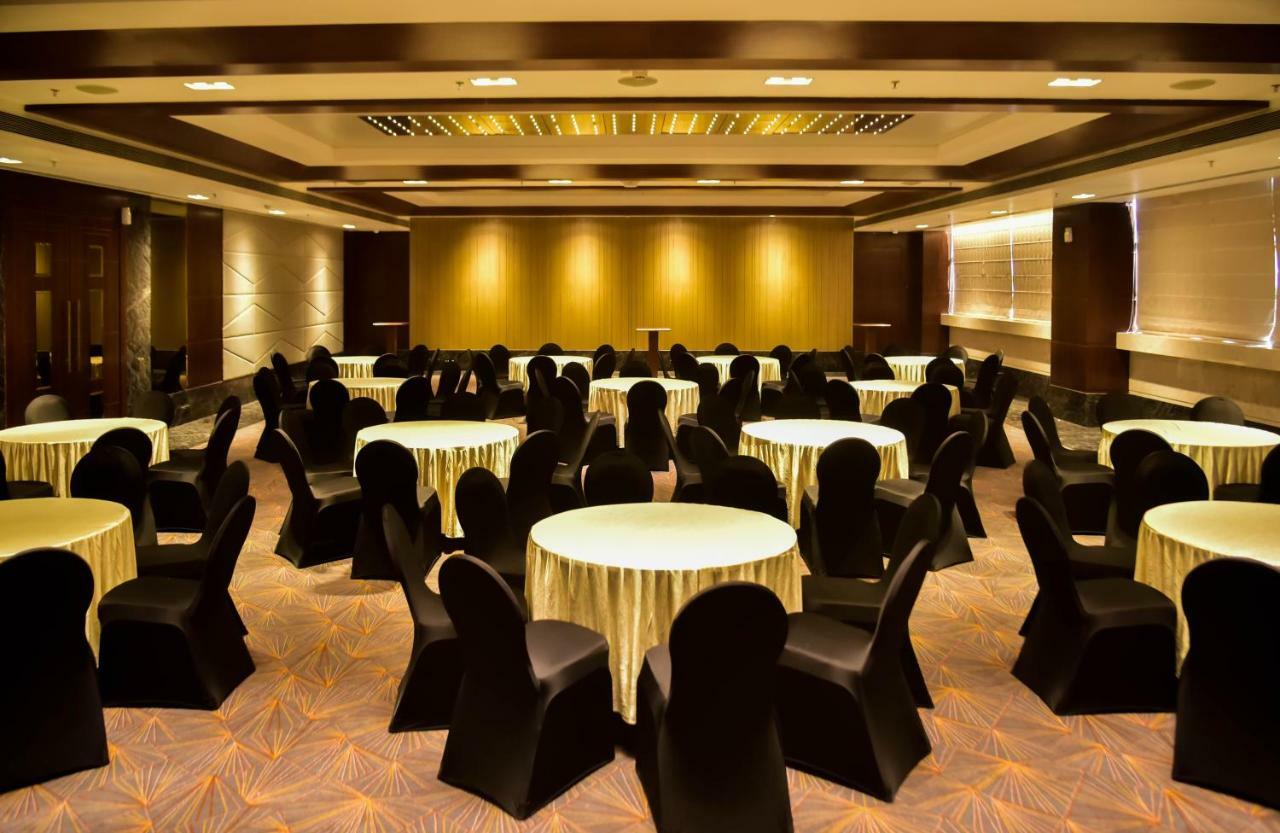 Noorya Business & Banquet Hotel Pune Exterior photo